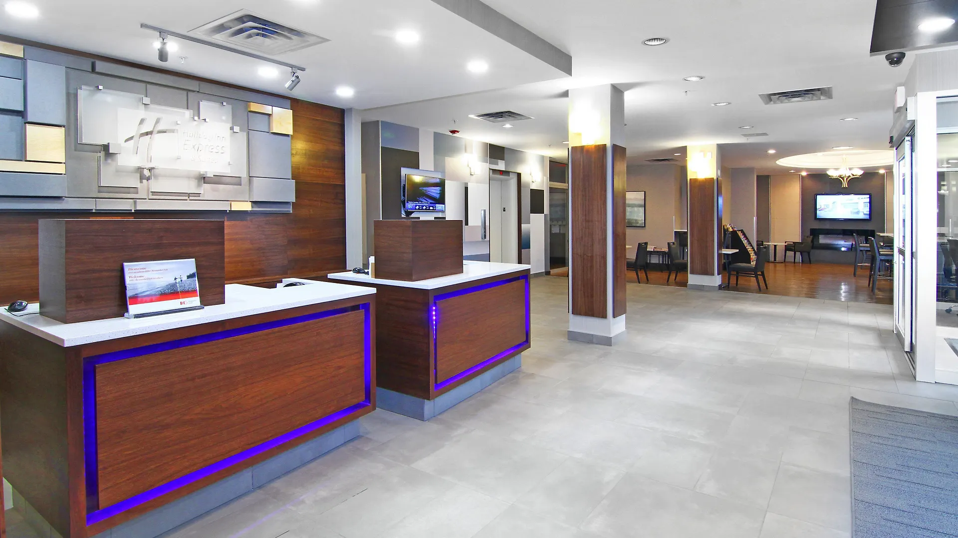 *** Hotel Holiday Inn Express And Suites Calgary By Ihg Canada